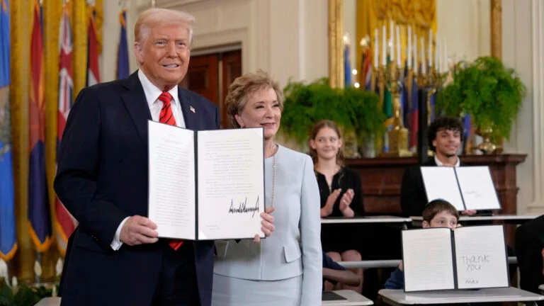 Trump Signs Executive Order to Shut Down US Education Department