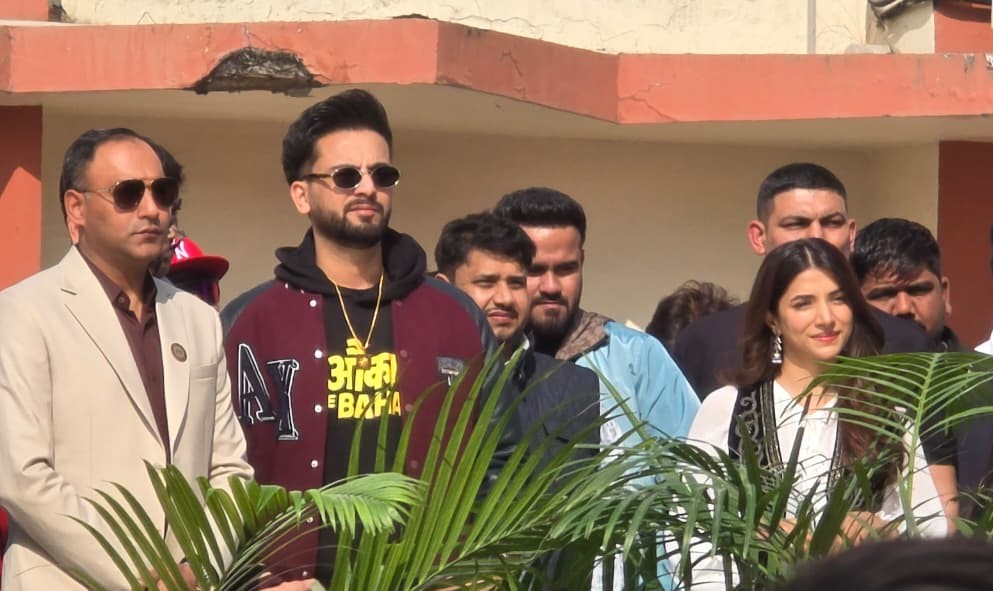 Elvish Yadav and Malhaar Rathod IIMT Greater Noida