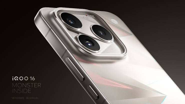 iQOO 16 Display Specs Revealed: 2K OLED Panel, 165Hz Refresh Rate and 10,000-Nit Peak Brightness